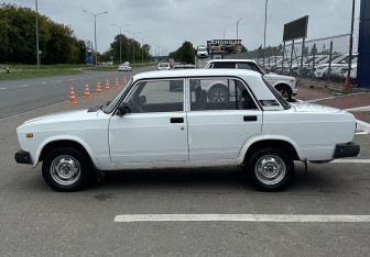 Подержанный автомобиль LADA (ВАЗ) 2107 2011 года (7 фото)