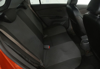 Подержанный автомобиль Kia Rio Hatchback 2010 года (11 фото)
