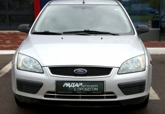 Подержанный автомобиль Ford Focus Hatchback 2006 года (2 фото)