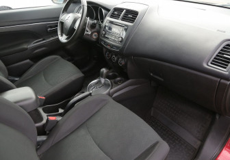 Подержанный автомобиль Mitsubishi ASX 2014 года (9 фото)