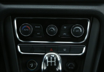 Подержанный автомобиль Chery Tiggo 3 2017 года (13 фото)