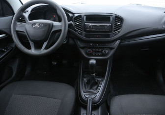 Подержанный автомобиль LADA (ВАЗ) Vesta Sedan 2018 года (12 фото)