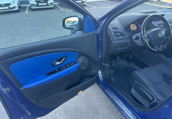 Подержанный автомобиль Renault Megane Wagon 2010 года (8 фото)