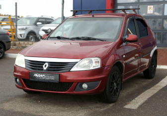 Подержанный автомобиль Renault Logan Sedan 2010 года (3 фото)