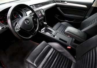 Подержанный автомобиль Volkswagen Passat Sedan 2015 года (20 фото)