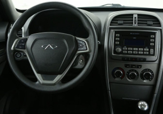 Подержанный автомобиль Chery Tiggo (T11) 2015 года (14 фото)