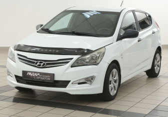 Подержанный автомобиль Hyundai Solaris Hatchback 2015 года (8 фото)