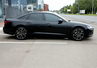 Подержанный автомобиль Audi A6 Sedan 2021 года (7 фото)