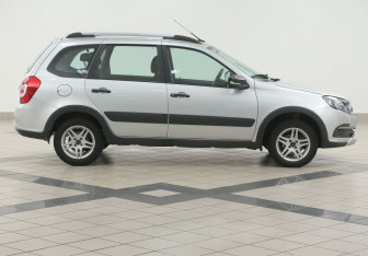 Подержанный автомобиль LADA (ВАЗ) Granta Wagon 2023 года (5 фото)