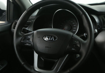 Подержанный автомобиль Kia Rio Sedan 2014 года (16 фото)