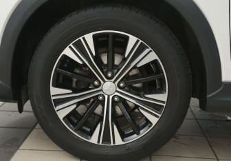 Подержанный автомобиль Mitsubishi Eclipse Cross 2018 года (24 фото)