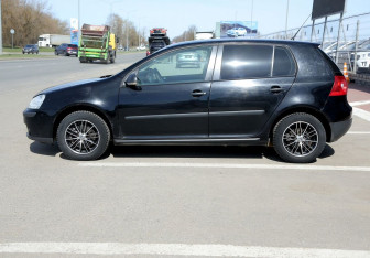 Подержанный автомобиль Volkswagen Golf Hatchback 2008 года (8 фото)