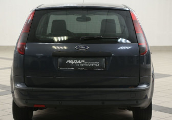 Подержанный автомобиль Ford Focus Wagon 2006 года (3 фото)