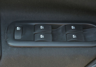 Подержанный автомобиль Renault Megane Sedan 2005 года (17 фото)