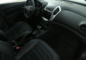 Подержанный автомобиль Chevrolet Cruze Sedan 2012 года (9 фото)