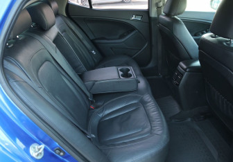 Подержанный автомобиль Kia Optima Sedan 2011 года (11 фото)