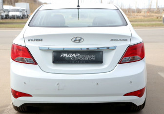 Подержанный автомобиль Hyundai Solaris Sedan 2015 года (5 фото)