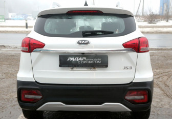 Подержанный автомобиль JAC JS3 2024 года (5 фото)
