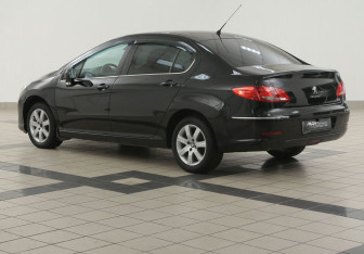 Подержанный автомобиль Peugeot 408 2013 года (2 фото)