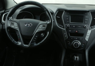 Подержанный автомобиль Hyundai Santa Fe 2018 года (14 фото)