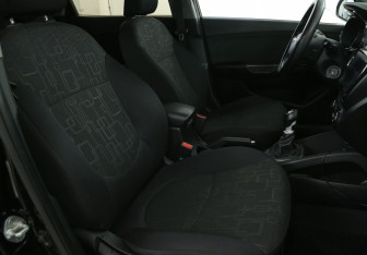 Подержанный автомобиль Kia Rio Sedan 2012 года (10 фото)