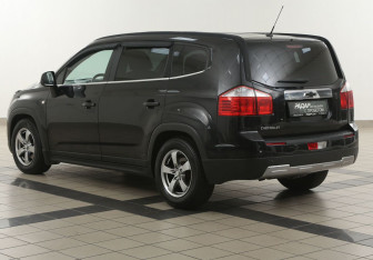 Подержанный автомобиль Chevrolet Orlando 2012 года (2 фото)