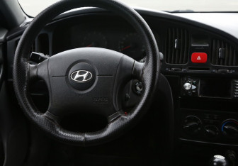 Подержанный автомобиль Hyundai Elantra Sedan 2006 года (14 фото)