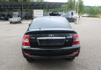 Подержанный автомобиль LADA (ВАЗ) Priora Hatchback 2011 года (6 фото)