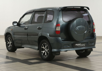 Подержанный автомобиль Chevrolet Niva 2008 года (2 фото)