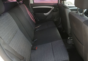 Подержанный автомобиль Renault Duster 2013 года (11 фото)
