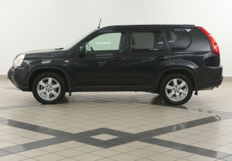 Подержанный автомобиль Nissan X-Trail 2008 года (7 фото)