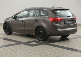 Подержанный автомобиль Kia Ceed Wagon 2013 года (2 фото)
