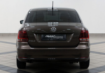 Подержанный автомобиль Volkswagen Polo Sedan 2016 года (3 фото)