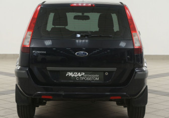 Подержанный автомобиль Ford Fusion 2007 года (3 фото)