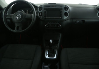 Подержанный автомобиль Volkswagen Tiguan 2014 года (12 фото)