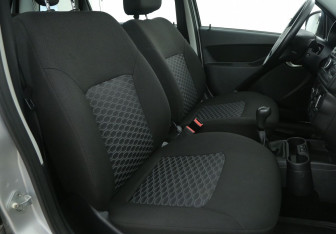 Подержанный автомобиль LADA (ВАЗ) Granta Wagon 2023 года (10 фото)