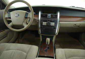 Подержанный автомобиль Nissan Teana 2006 года (12 фото)