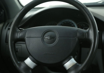 Подержанный автомобиль Chevrolet Lacetti Sedan 2007 года (16 фото)
