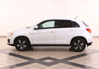 Подержанный автомобиль Mitsubishi ASX 2013 года (5 фото)