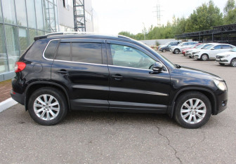 Подержанный автомобиль Volkswagen Tiguan 2008 года (8 фото)