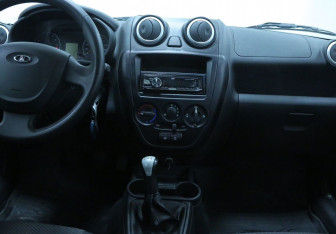 Подержанный автомобиль LADA (ВАЗ) Granta Liftback 2016 года (8 фото)