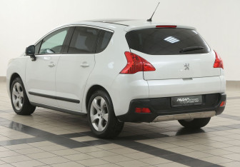 Подержанный автомобиль Peugeot 3008 2011 года (2 фото)