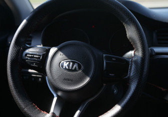 Подержанный автомобиль Kia Rio Sedan 2018 года (19 фото)