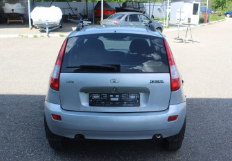 Подержанный автомобиль LADA (ВАЗ) Kalina Hatchback 2011 года (6 фото)