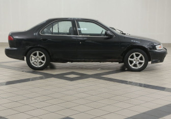 Подержанный автомобиль Nissan Sentra Sedan 1999 года (5 фото)