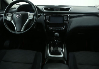 Подержанный автомобиль Nissan Qashqai 2014 года (12 фото)