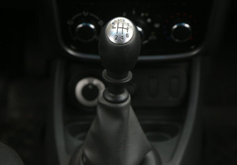 Подержанный автомобиль Renault Duster 2013 года (13 фото)