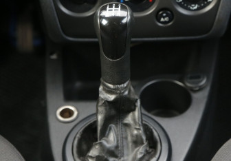 Подержанный автомобиль Ford Fusion 2008 года (15 фото)