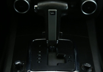 Подержанный автомобиль Volkswagen Touareg 2007 года (13 фото)