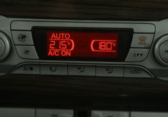 Подержанный автомобиль Ford Focus Sedan 2008 года (18 фото)